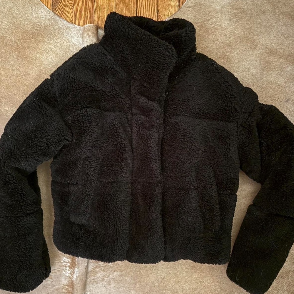 ALO Yoga Black Faux Sherpa Jacket